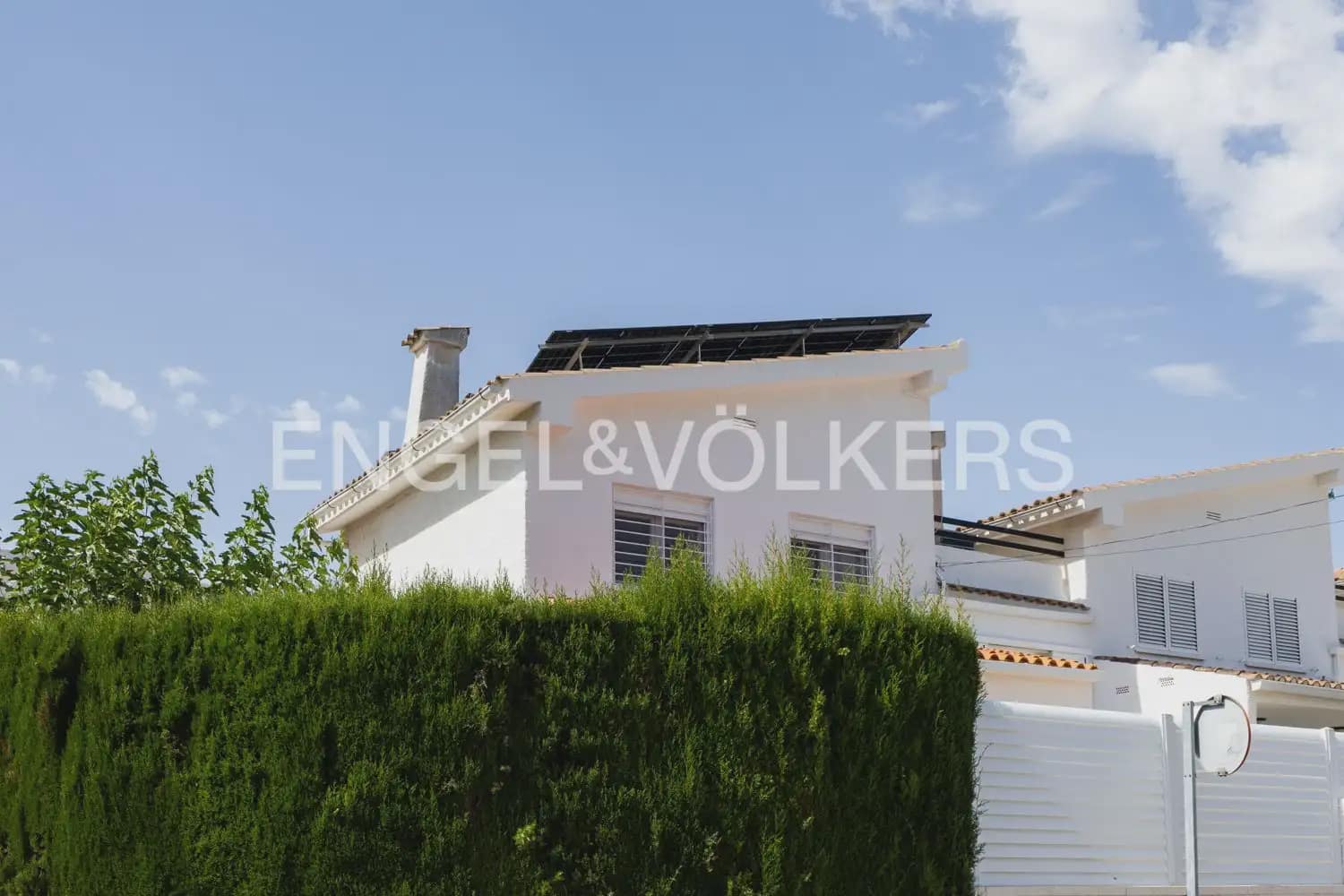 3 bedroom Semi-detached Villa for sale in Benicassim with pool garage - € 629,000 (Ref: 9924895)