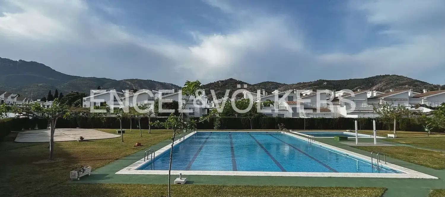3 bedroom Semi-detached Villa for sale in Benicassim with pool garage - € 629,000 (Ref: 9924895)