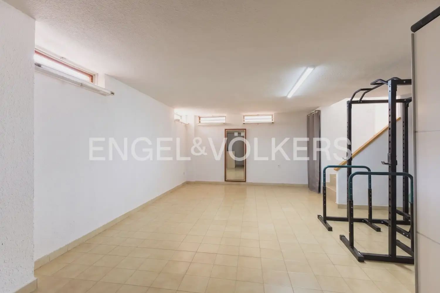3 bedroom Semi-detached Villa for sale in Benicassim with pool garage - € 629,000 (Ref: 9924895)