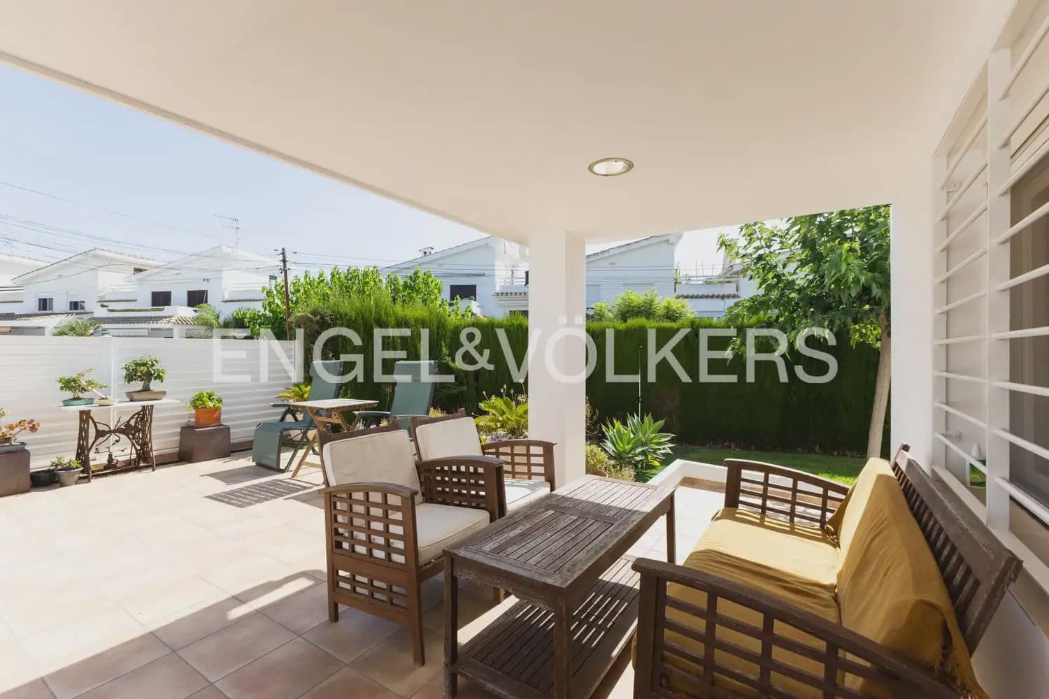 3 bedroom Semi-detached Villa for sale in Benicassim with pool garage - € 629,000 (Ref: 9924895)