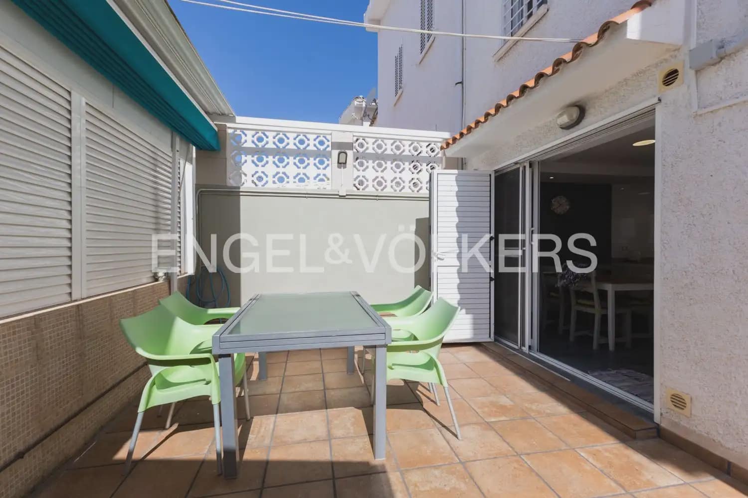 3 bedroom Semi-detached Villa for sale in Benicassim with pool garage - € 629,000 (Ref: 9924895)