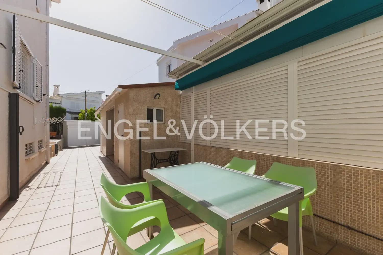 3 bedroom Semi-detached Villa for sale in Benicassim with pool garage - € 629,000 (Ref: 9924895)