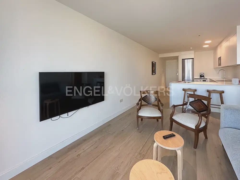 Appartement de 1 chambre à louer à Valence ville avec piscine garage - 1 600 € (Ref: 9925029)