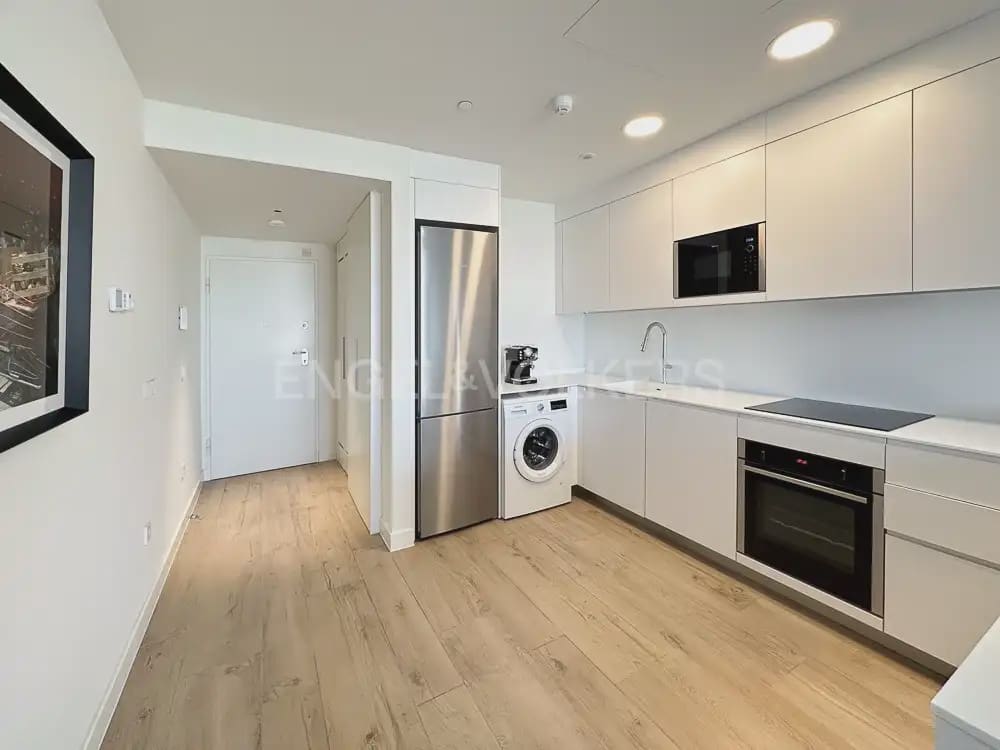 Appartement de 1 chambre à louer à Valence ville avec piscine garage - 1 600 € (Ref: 9925029)