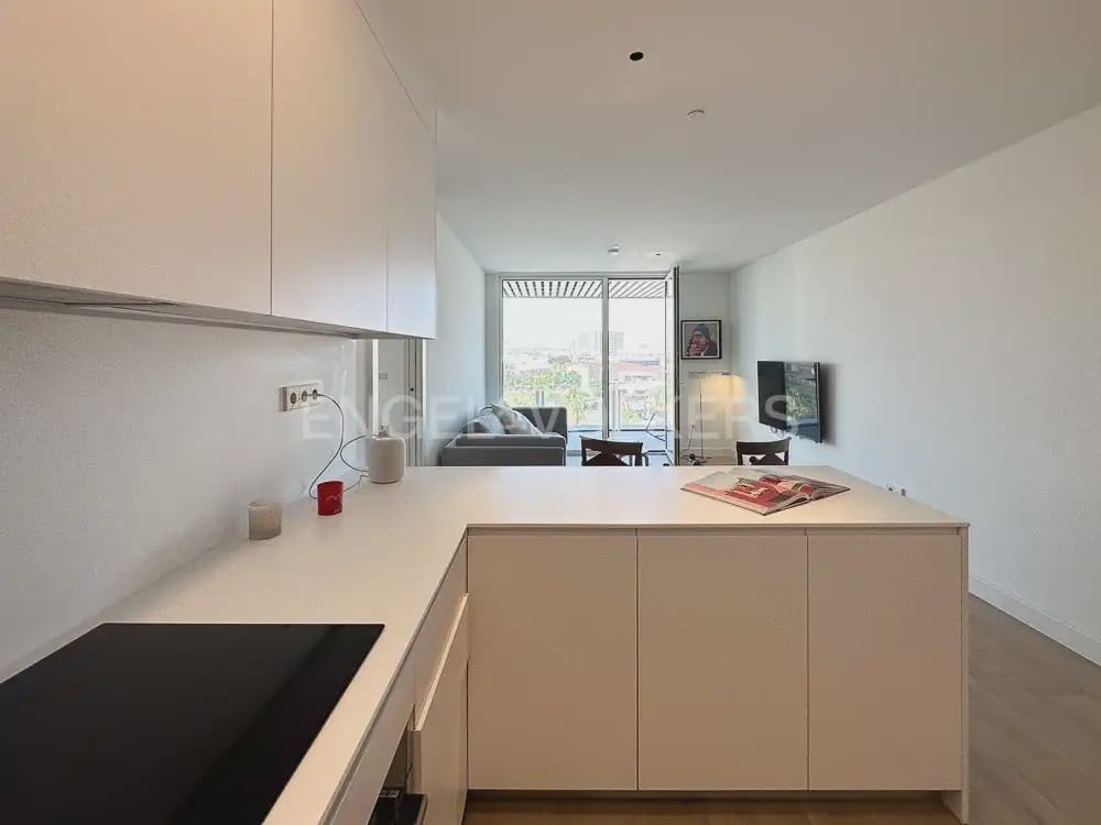 Appartement de 1 chambre à louer à Valence ville avec piscine garage - 1 600 € (Ref: 9925029)