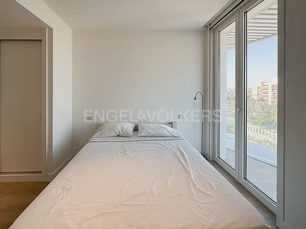 Appartement de 1 chambre à louer à Valence ville avec piscine garage - 1 600 € (Ref: 9925029)