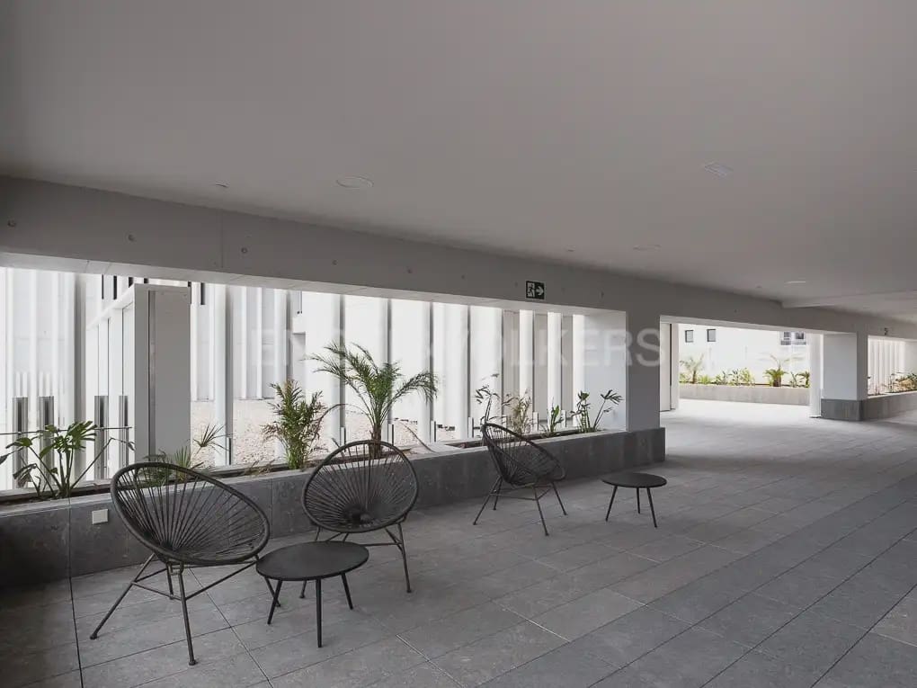 Appartement de 1 chambre à louer à Valence ville avec piscine garage - 1 600 € (Ref: 9925029)