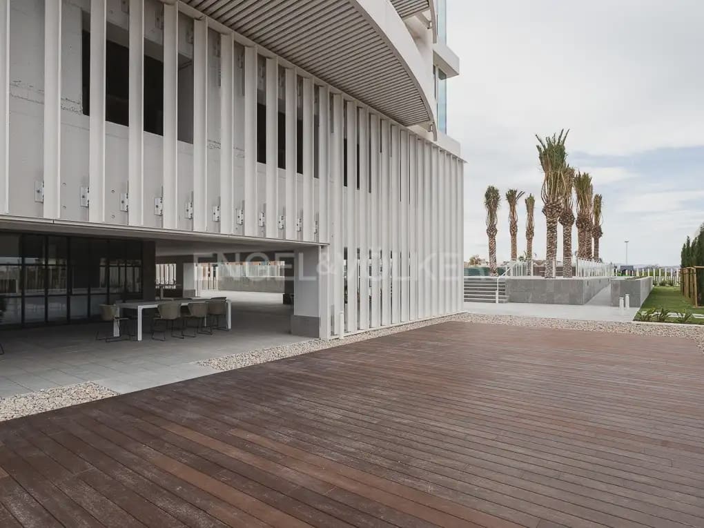 Appartement de 1 chambre à louer à Valence ville avec piscine garage - 1 600 € (Ref: 9925029)