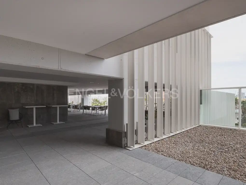 Appartement de 1 chambre à louer à Valence ville avec piscine garage - 1 600 € (Ref: 9925029)