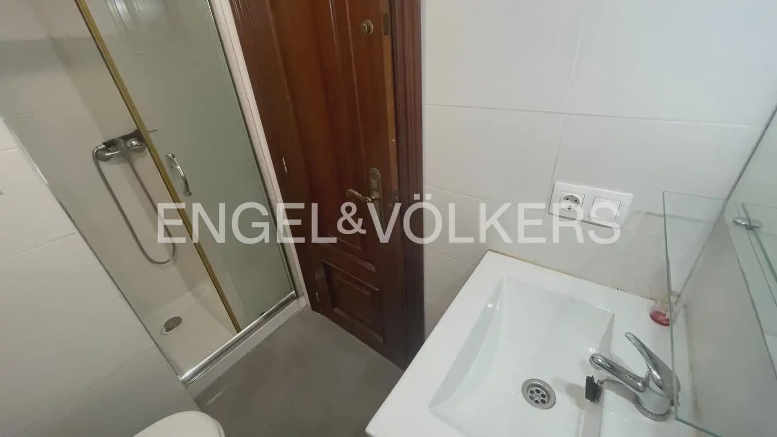 4 sovrum Lägenhet att hyra i Valencia stad - 1 600 € (Ref: 9925030)