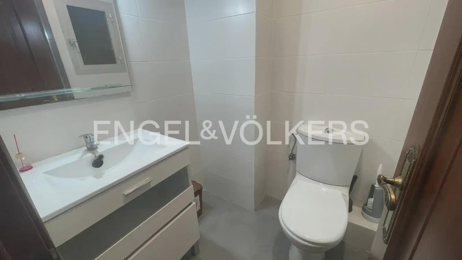 4 sovrum Lägenhet att hyra i Valencia stad - 1 600 € (Ref: 9925030)