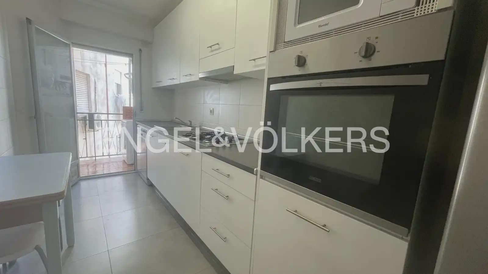 4 sovrum Lägenhet att hyra i Valencia stad - 1 600 € (Ref: 9925030)