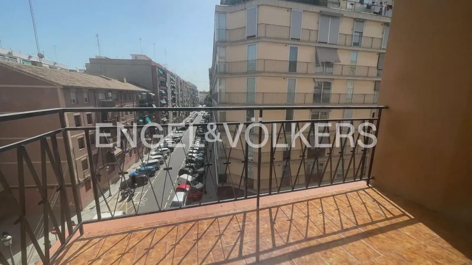 4 sovrum Lägenhet att hyra i Valencia stad - 1 600 € (Ref: 9925030)