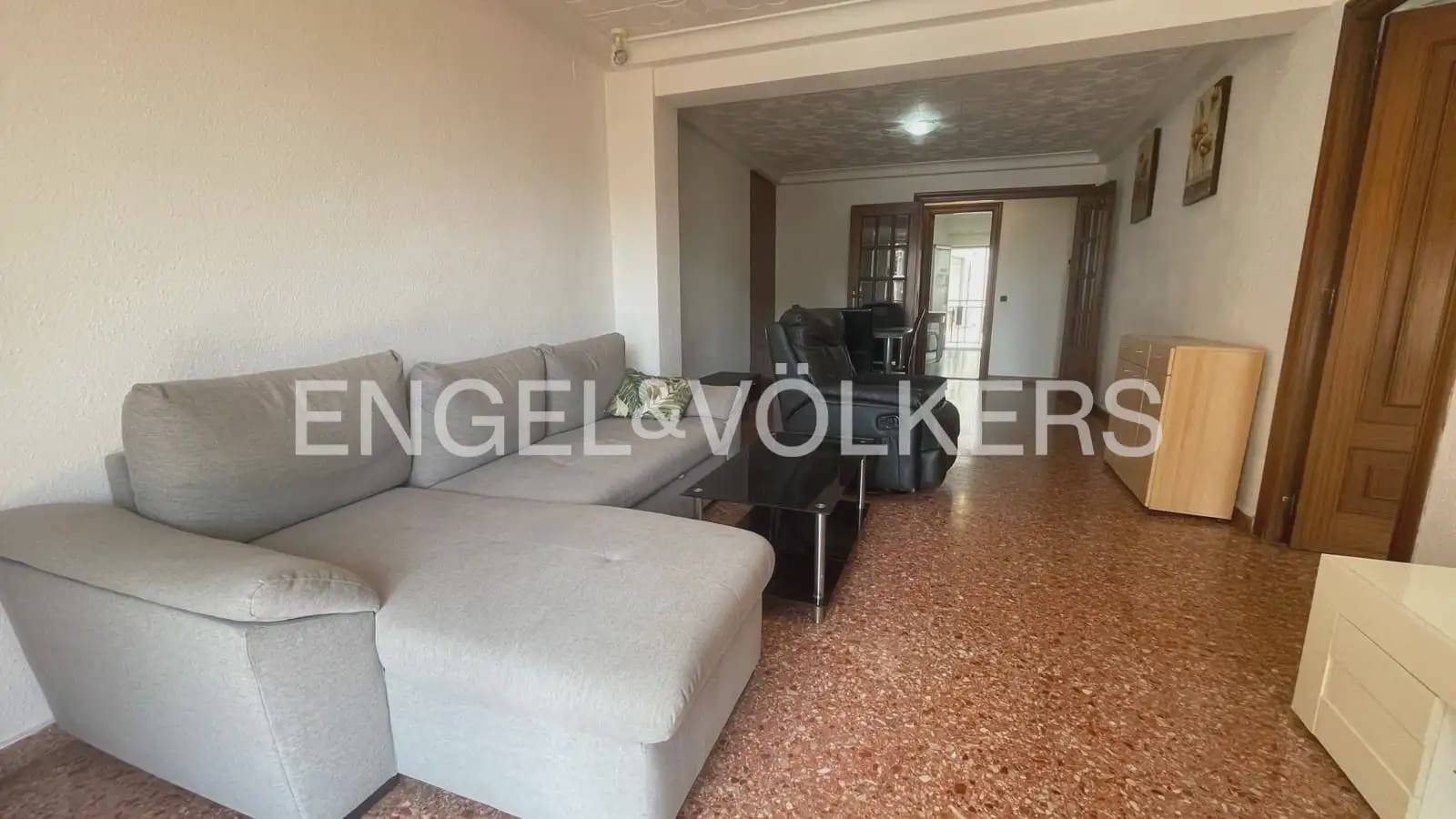 4 sovrum Lägenhet att hyra i Valencia stad - 1 600 € (Ref: 9925030)
