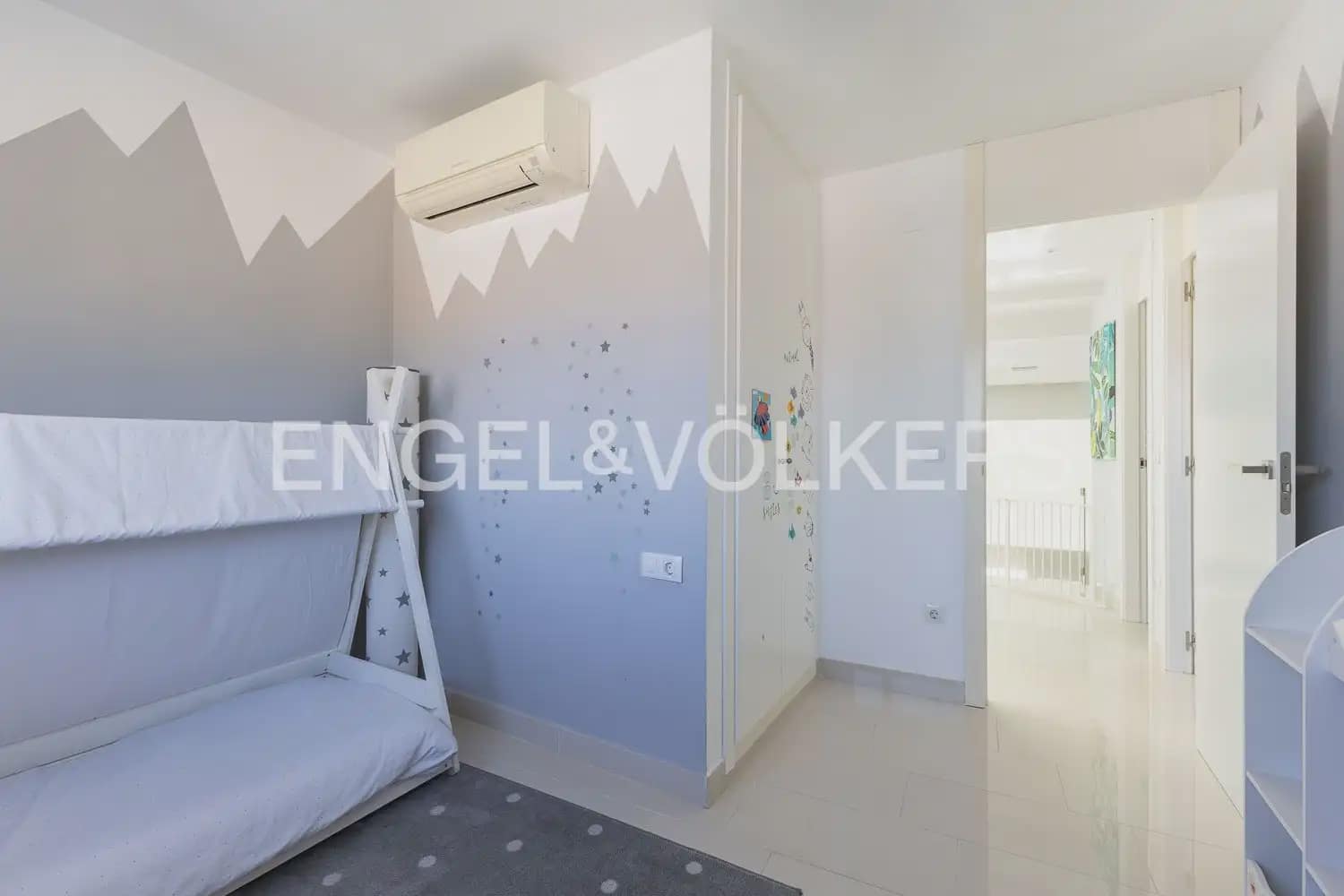 4 quarto Apartamento para arrendar em Denia com piscina garagem - 2 500 € (Ref: 9925032)