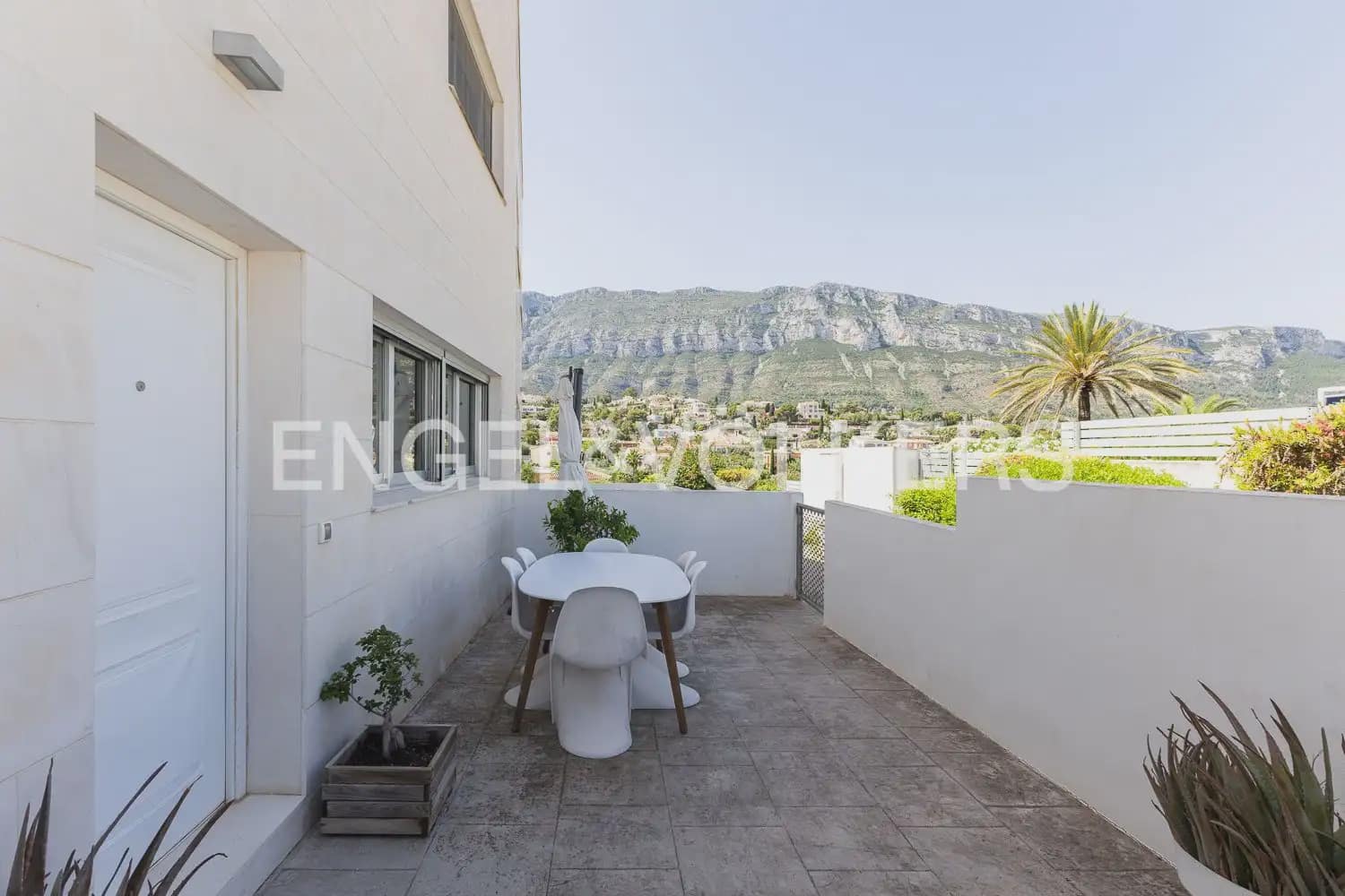 4 quarto Apartamento para arrendar em Denia com piscina garagem - 2 500 € (Ref: 9925032)