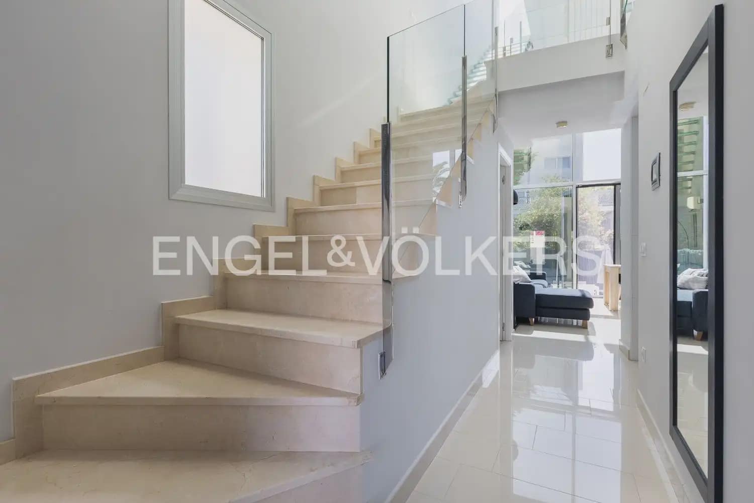 4 quarto Apartamento para arrendar em Denia com piscina garagem - 2 500 € (Ref: 9925032)