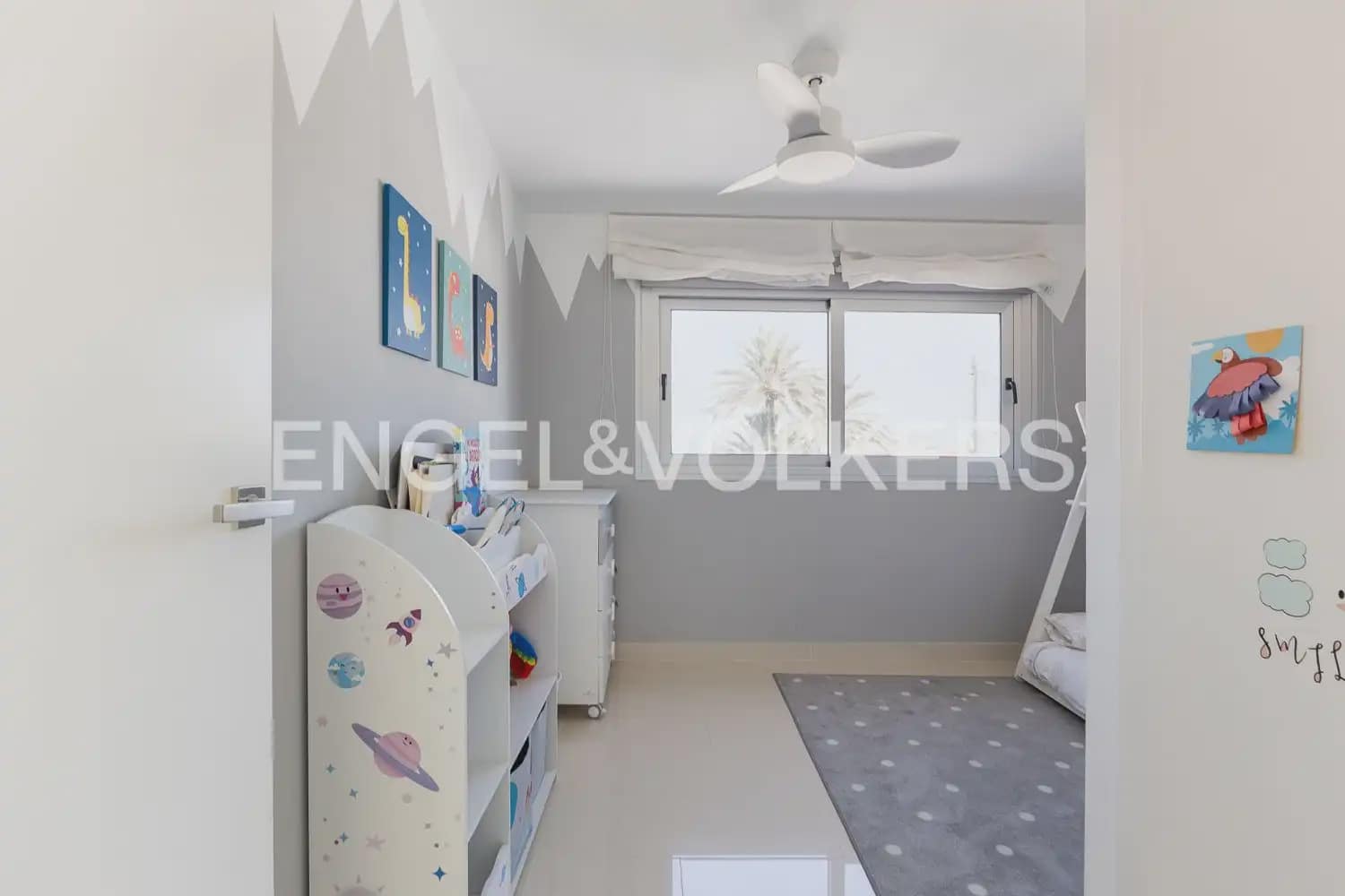 4 quarto Apartamento para arrendar em Denia com piscina garagem - 2 500 € (Ref: 9925032)