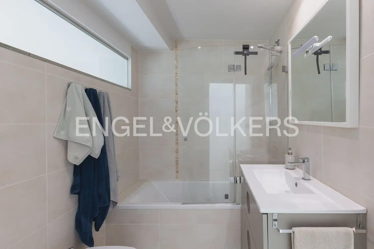 4 quarto Apartamento para arrendar em Denia com piscina garagem - 2 500 € (Ref: 9925032)