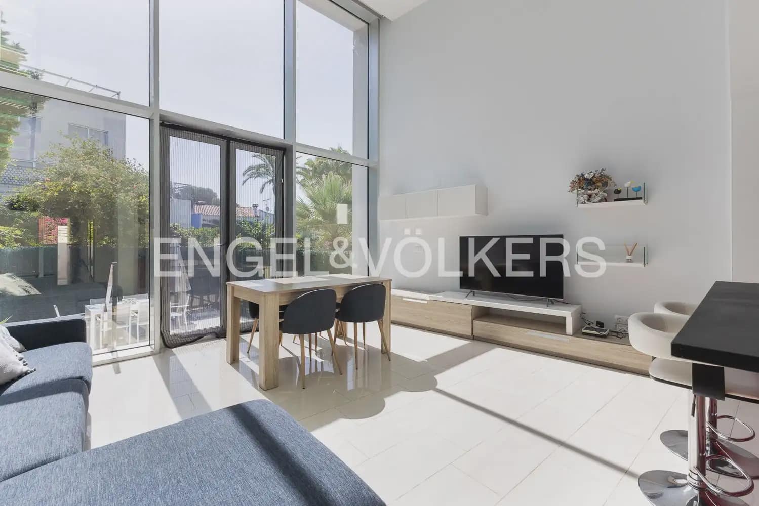 4 quarto Apartamento para arrendar em Denia com piscina garagem - 2 500 € (Ref: 9925032)