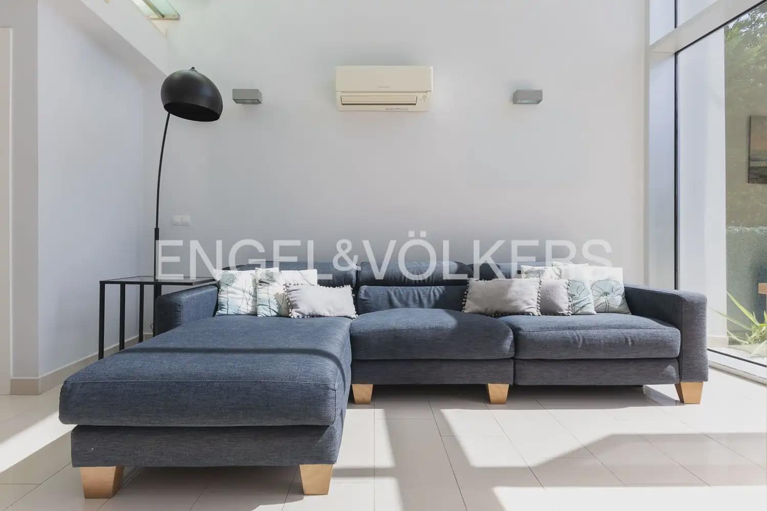 4 quarto Apartamento para arrendar em Denia com piscina garagem - 2 500 € (Ref: 9925032)