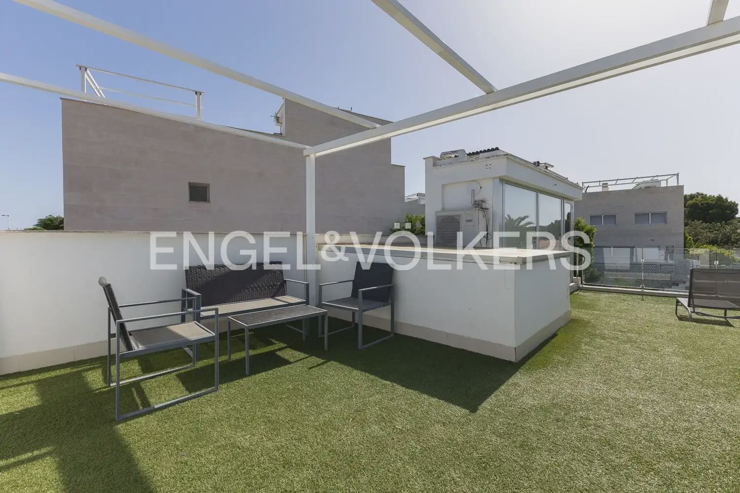 4 quarto Apartamento para arrendar em Denia com piscina garagem - 2 500 € (Ref: 9925032)