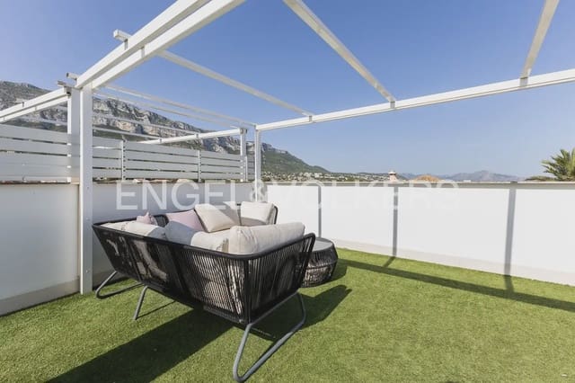 4 quarto Apartamento para arrendar em Las Rotas / Les Rotes, Dénia com piscina garagem - 2 500 € (Ref: 9925032)