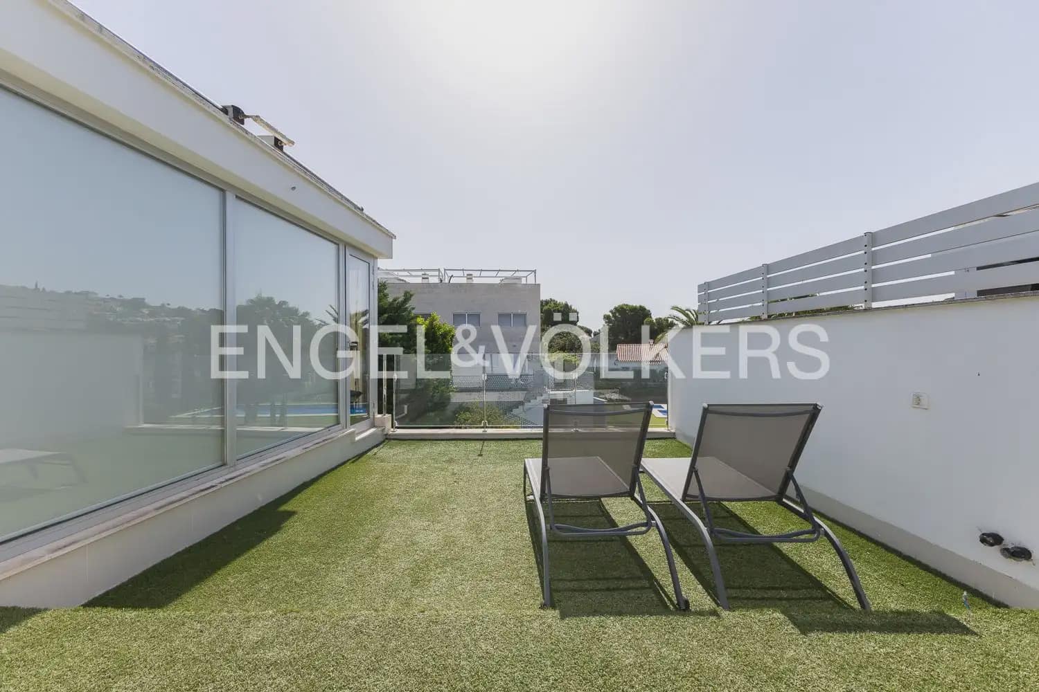 4 quarto Apartamento para arrendar em Denia com piscina garagem - 2 500 € (Ref: 9925032)