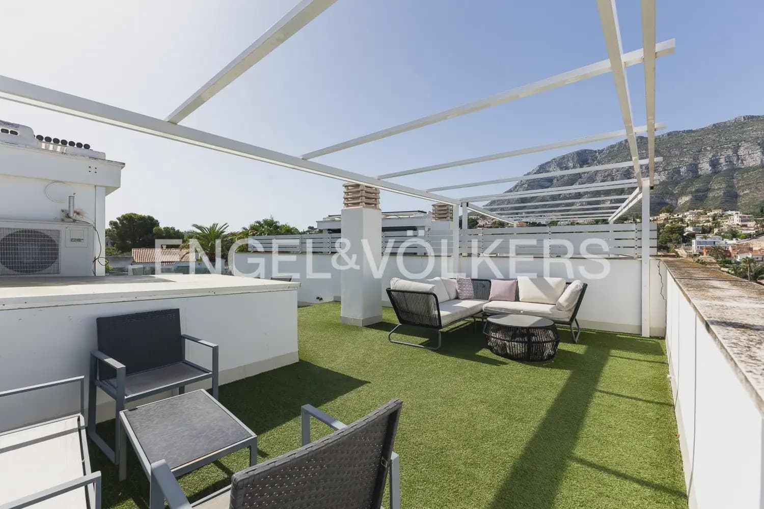 4 quarto Apartamento para arrendar em Denia com piscina garagem - 2 500 € (Ref: 9925032)