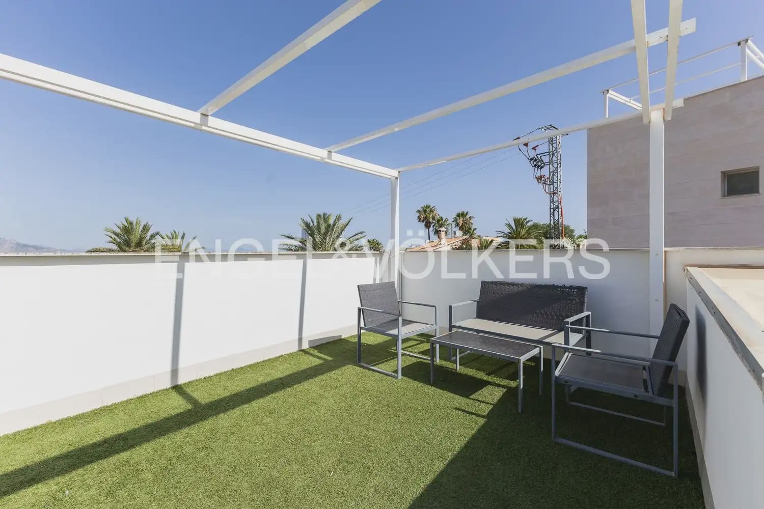 4 quarto Apartamento para arrendar em Denia com piscina garagem - 2 500 € (Ref: 9925032)