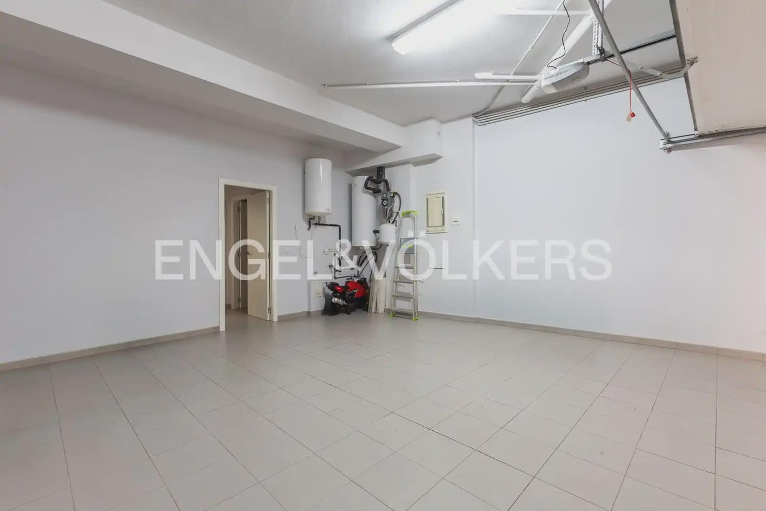 4 quarto Apartamento para arrendar em Denia com piscina garagem - 2 500 € (Ref: 9925032)