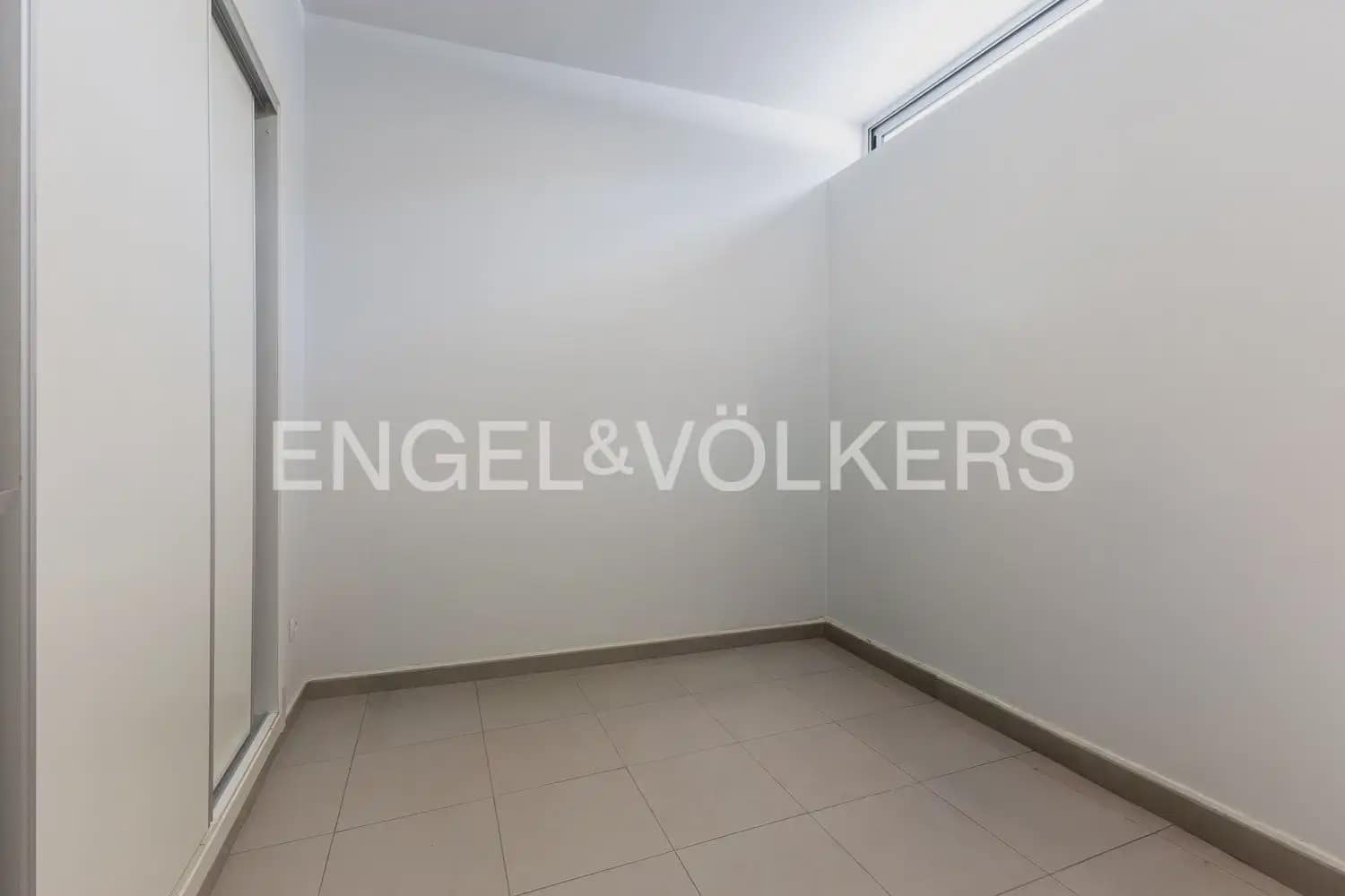 4 quarto Apartamento para arrendar em Denia com piscina garagem - 2 500 € (Ref: 9925032)