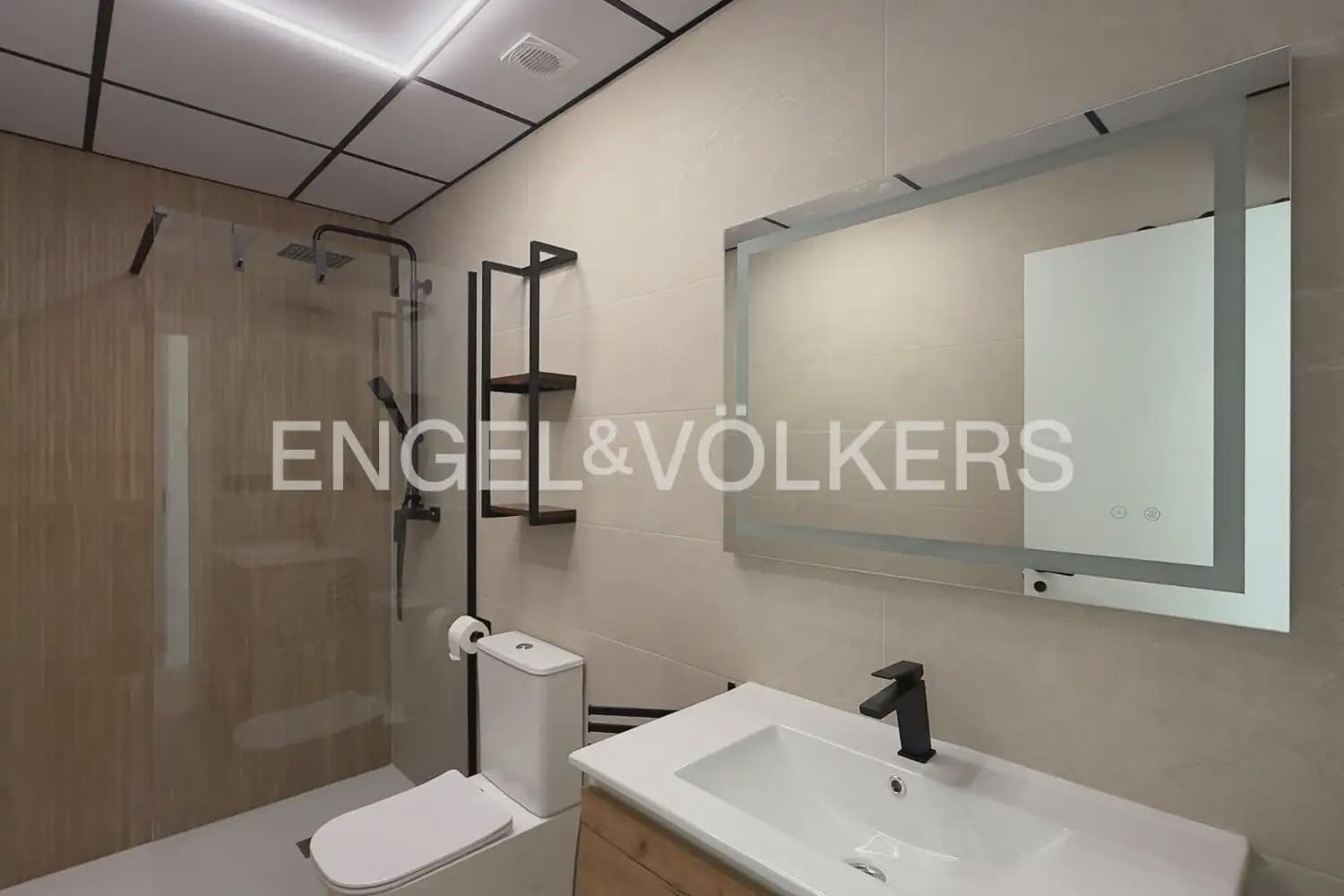 2 sypialnia Willa do wynajęcia w Serra z basenem garażem - 1 500 € (Ref: 9925033)