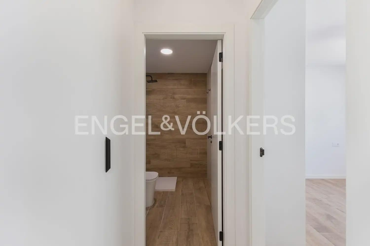 2 bedroom Villa for rent in Serra with pool garage - € 1,500 (Ref: 9925033)