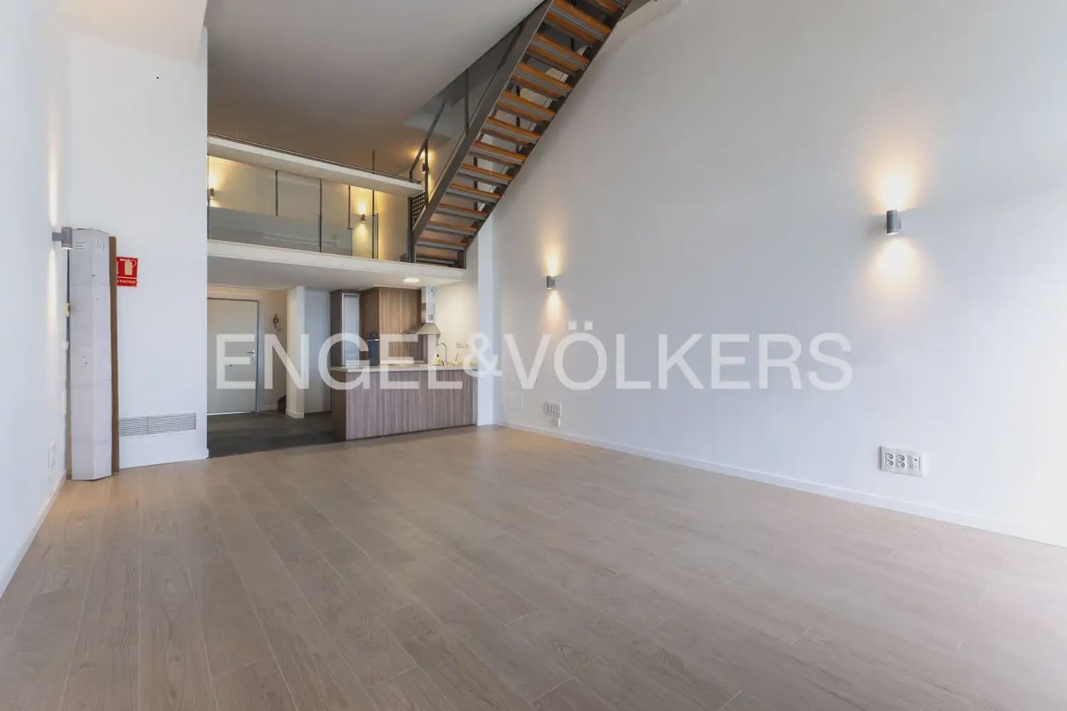 1 bedroom Flat for rent in Xirivella with pool garage - € 1,200 (Ref: 9926340)