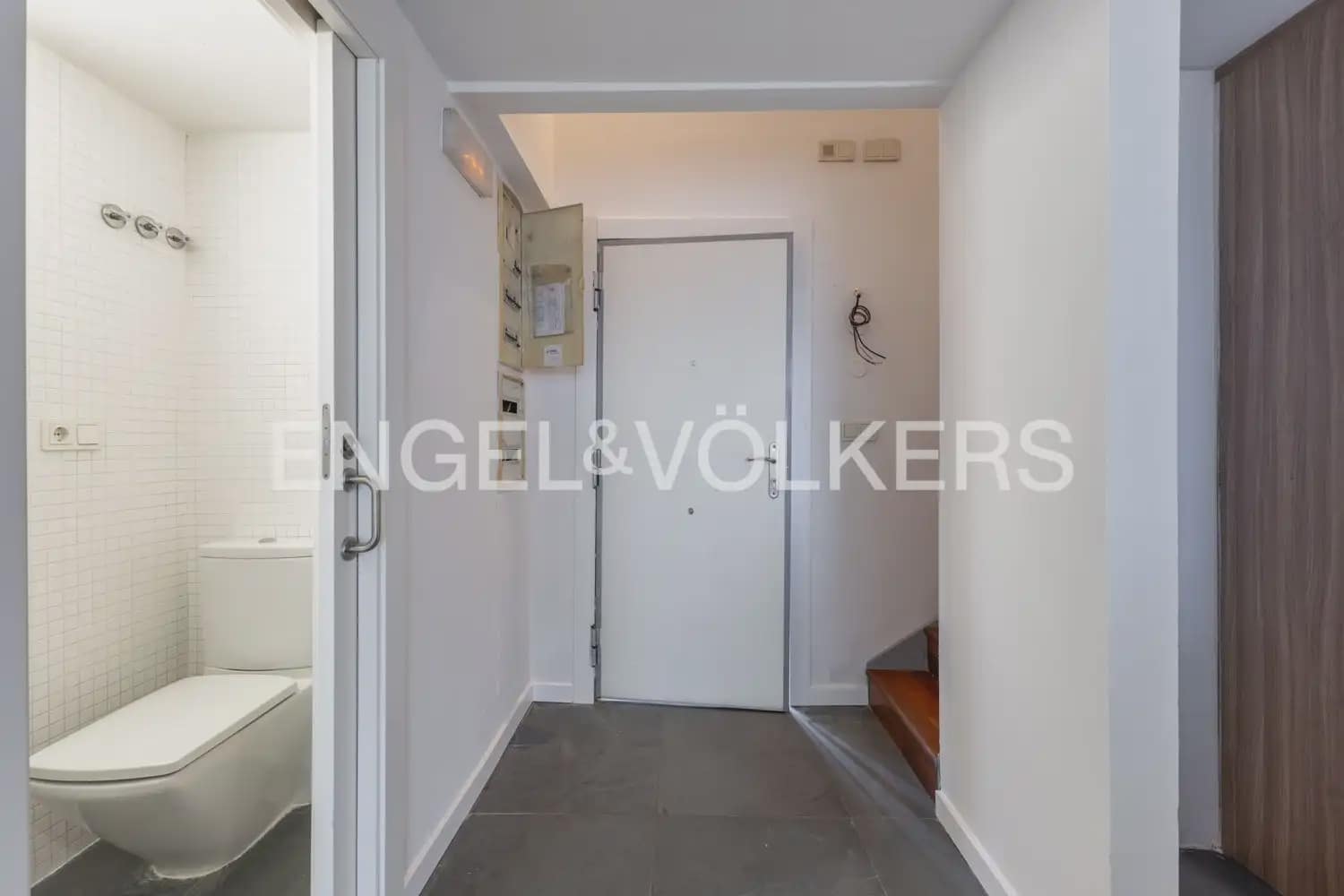 1 bedroom Flat for rent in Xirivella with pool garage - € 1,200 (Ref: 9926340)