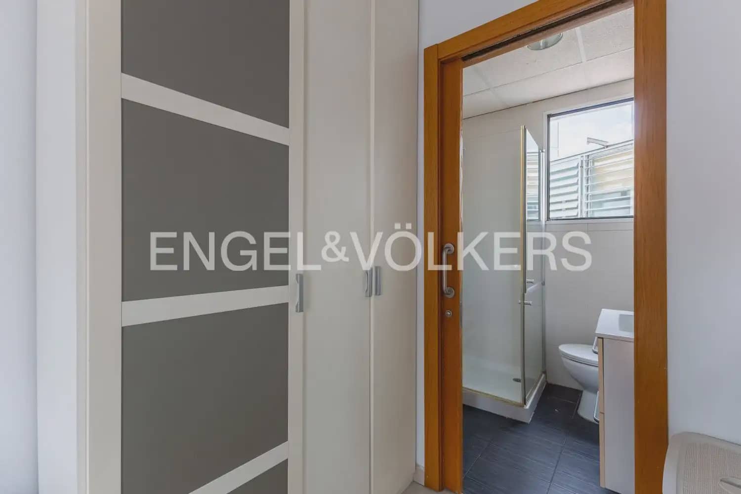 1 quarto Apartamento para arrendar em Valencia cidade - 1 700 € (Ref: 9926341)