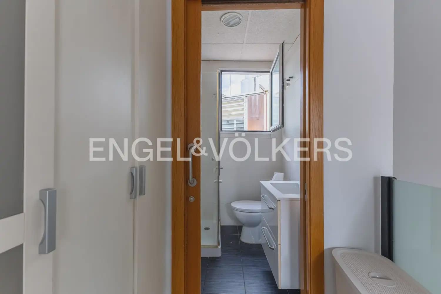 1 quarto Apartamento para arrendar em Valencia cidade - 1 700 € (Ref: 9926341)