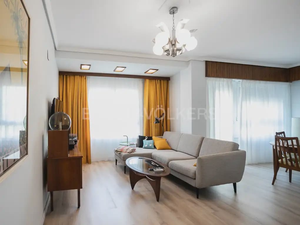 3 sypialnia Mieszkanie do wynajęcia w Miasto Walencja - 2 000 € (Ref: 9926342)