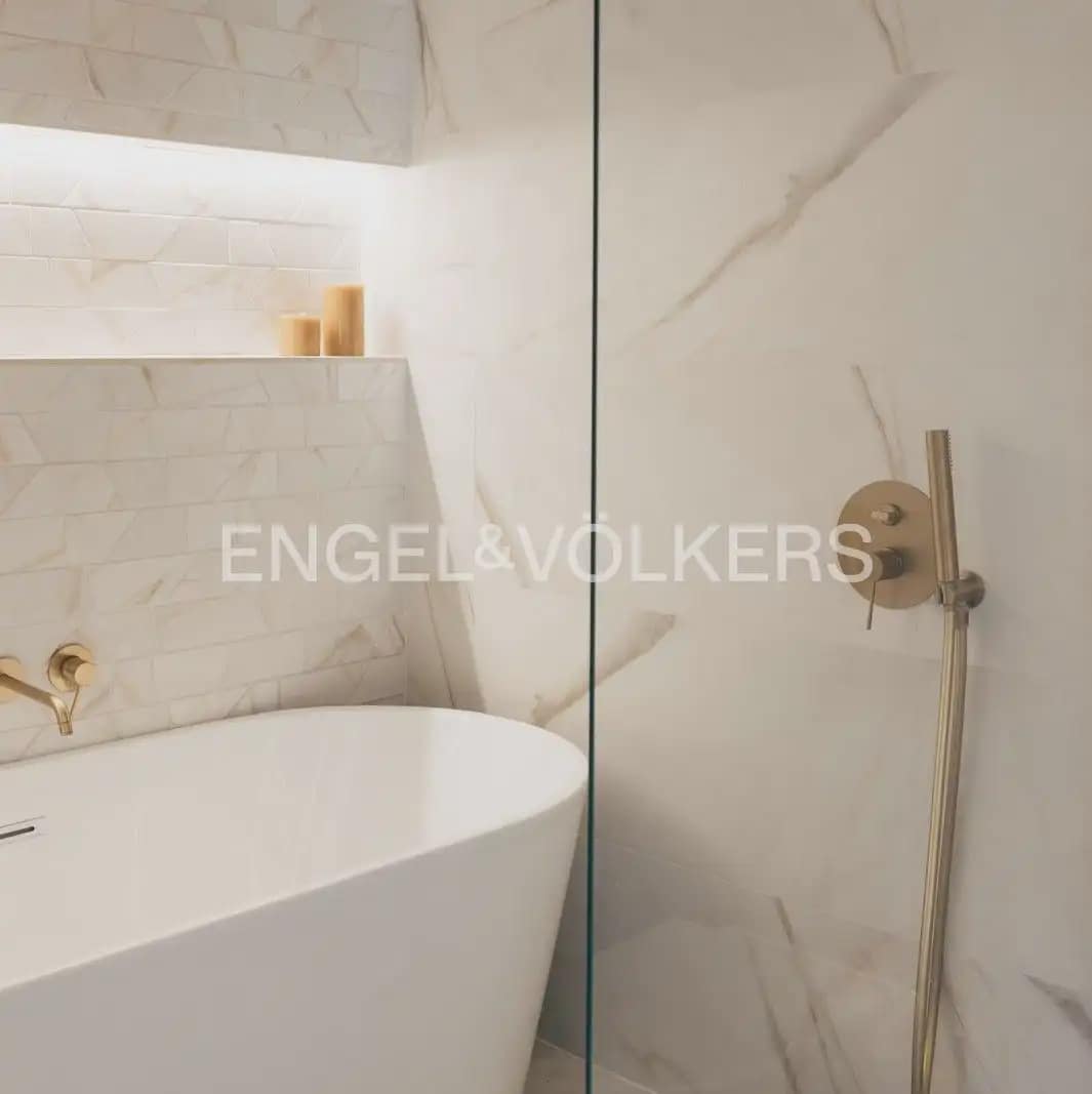 1 quarto Apartamento para arrendar em Valencia cidade - 1 700 € (Ref: 9926343)