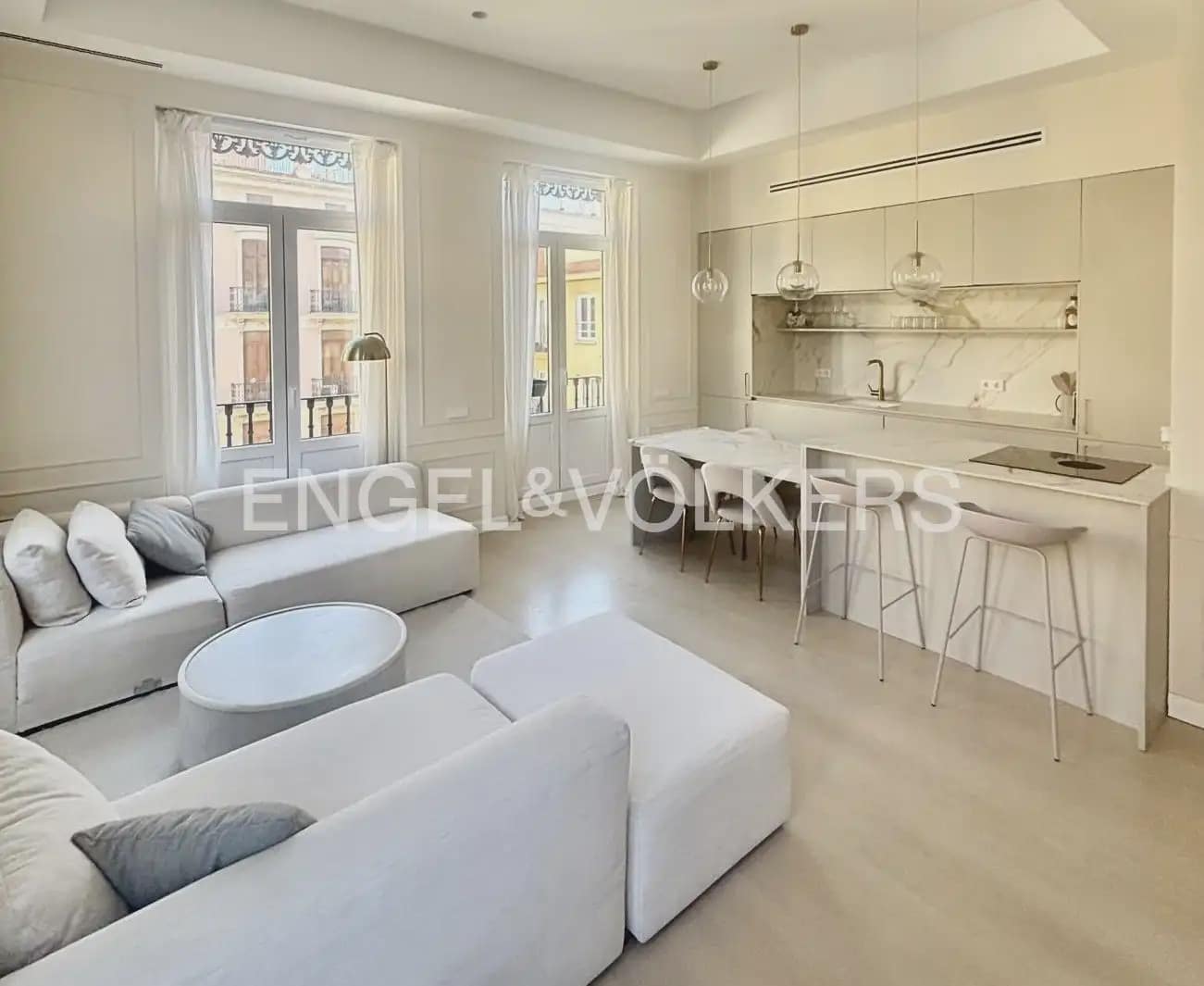 1 quarto Apartamento para arrendar em Valencia cidade - 1 700 € (Ref: 9926343)
