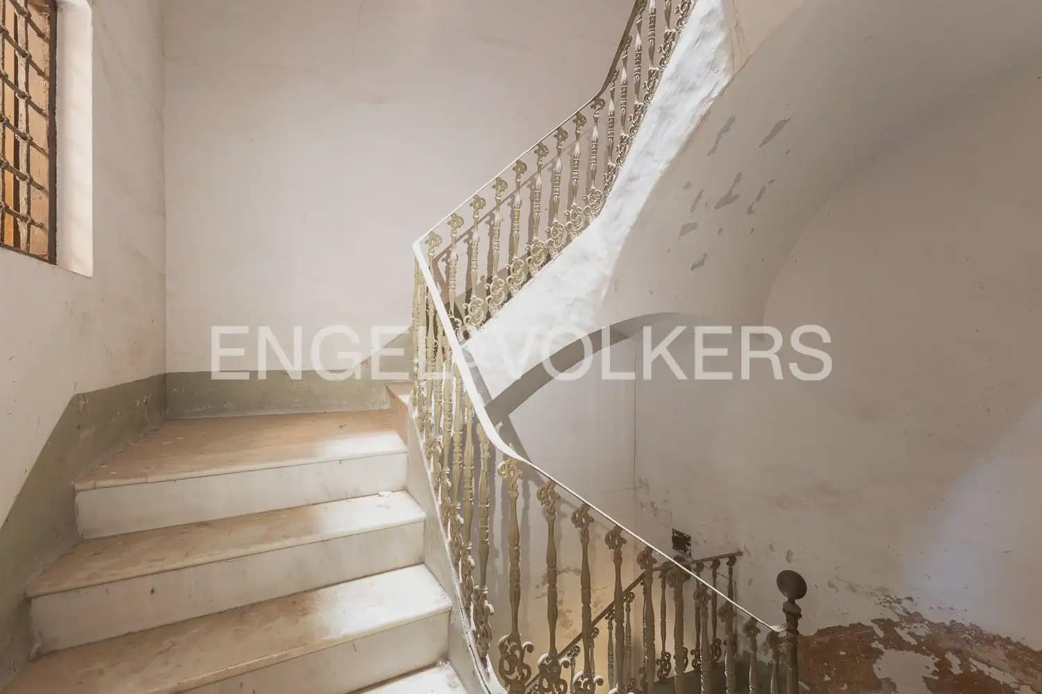 10 bedroom Townhouse for sale in Sueca - € 350,000 (Ref: 9926345)