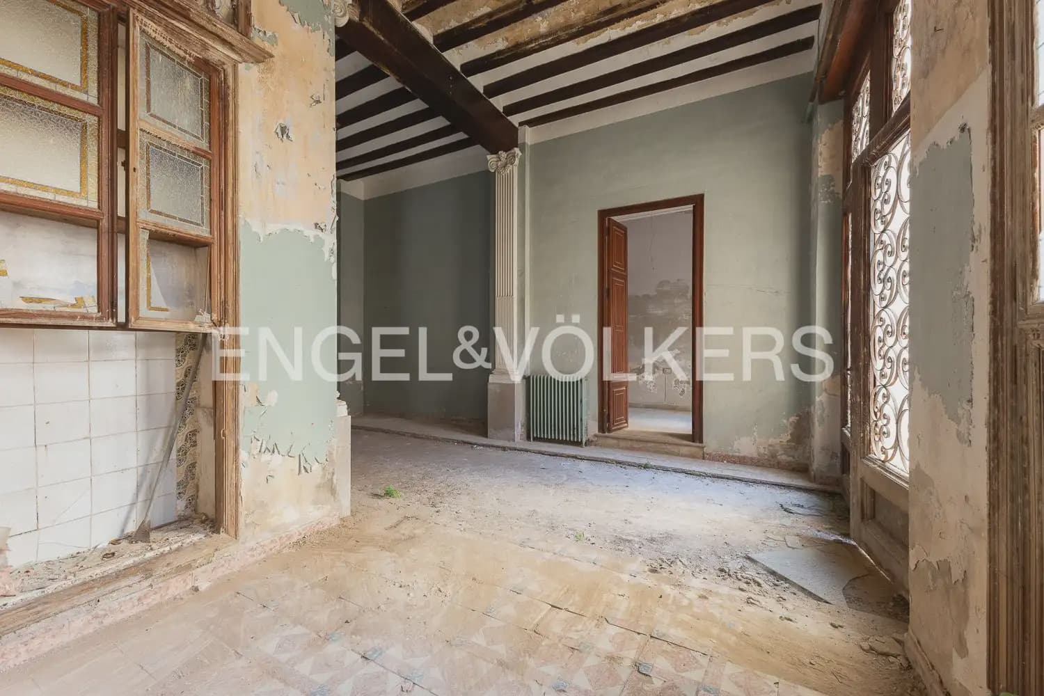10 bedroom Townhouse for sale in Sueca - € 350,000 (Ref: 9926345)
