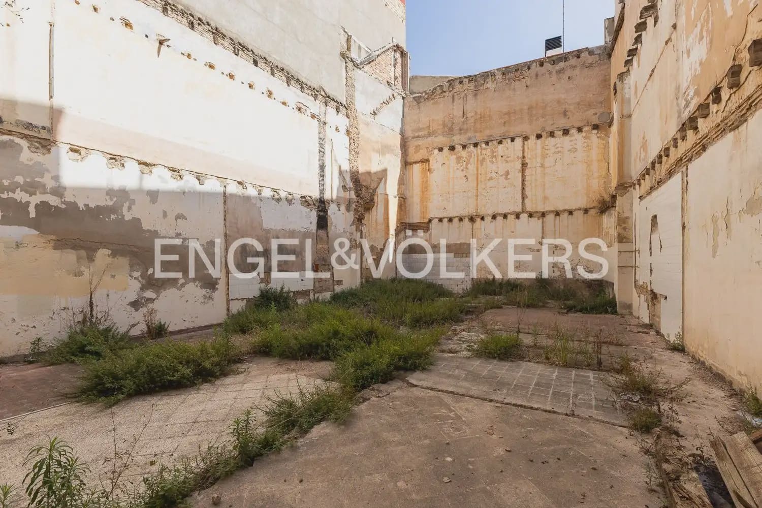 10 bedroom Townhouse for sale in Sueca - € 350,000 (Ref: 9926345)