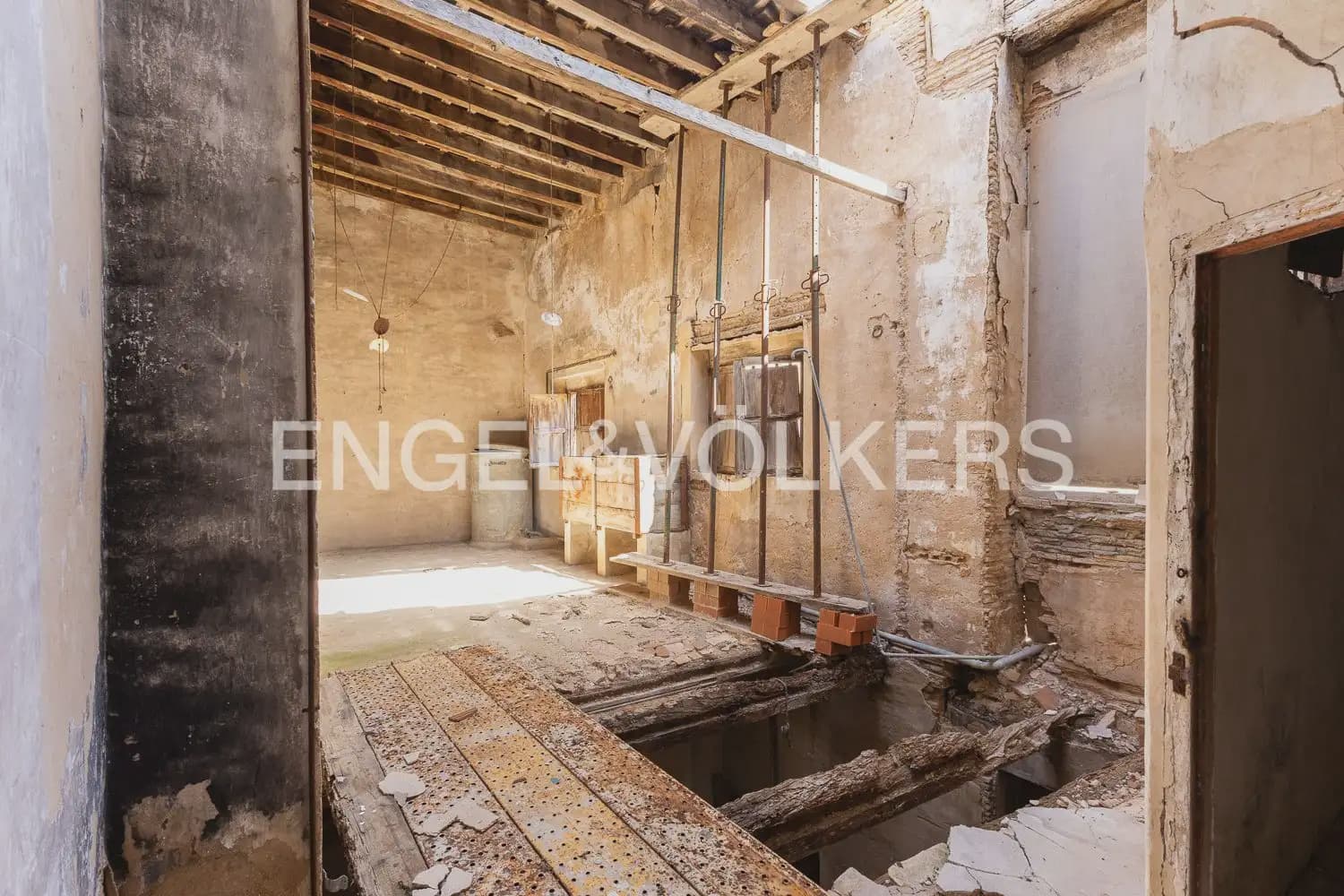 10 bedroom Townhouse for sale in Sueca - € 350,000 (Ref: 9926345)