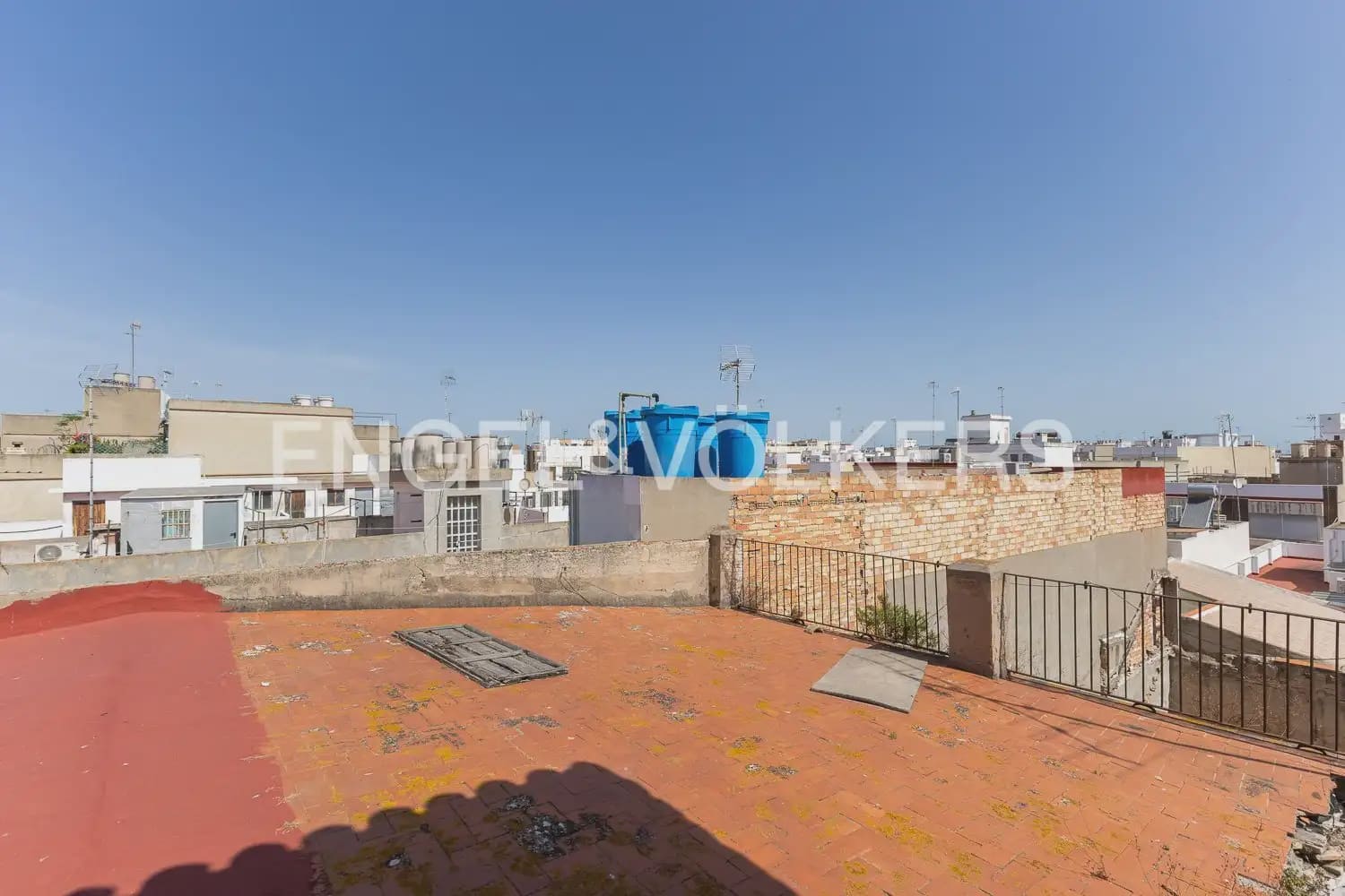 10 bedroom Townhouse for sale in Sueca - € 350,000 (Ref: 9926345)