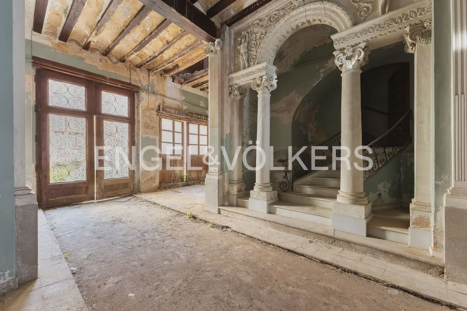 10 bedroom Townhouse for sale in Sueca - € 350,000 (Ref: 9926345)