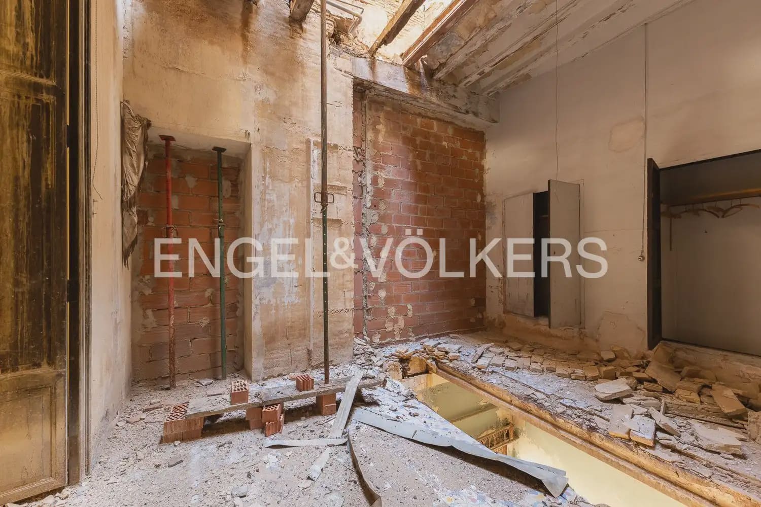 10 bedroom Townhouse for sale in Sueca - € 350,000 (Ref: 9926345)