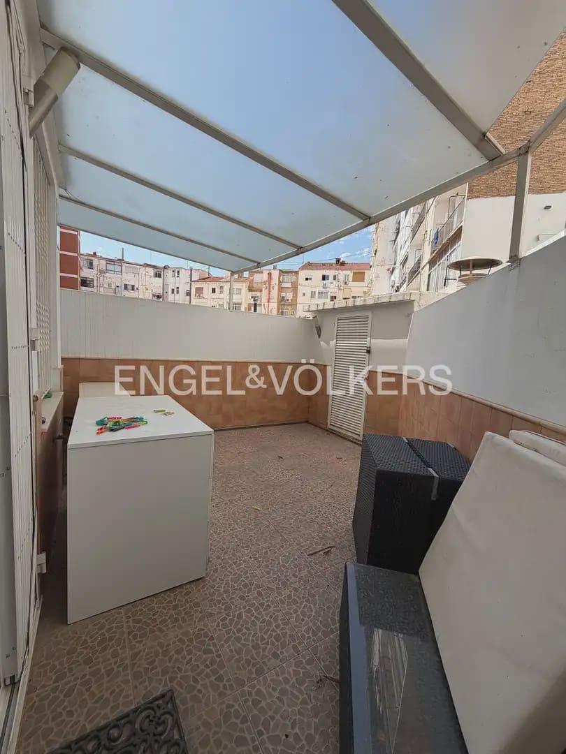 2 Zimmer Wohnung zu vermieten in Valencia Stadt mit Garage - 2.000 € (Ref: 9926503)