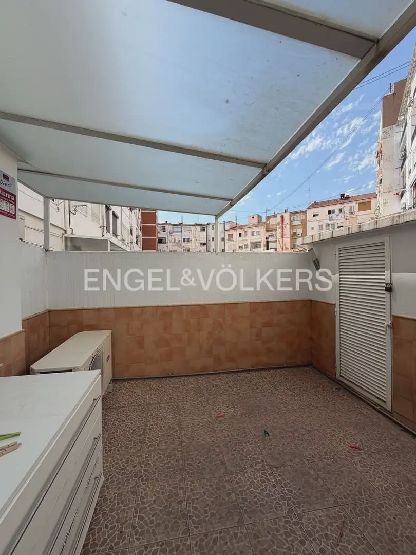 2 Zimmer Wohnung zu vermieten in Valencia Stadt mit Garage - 2.000 € (Ref: 9926503)